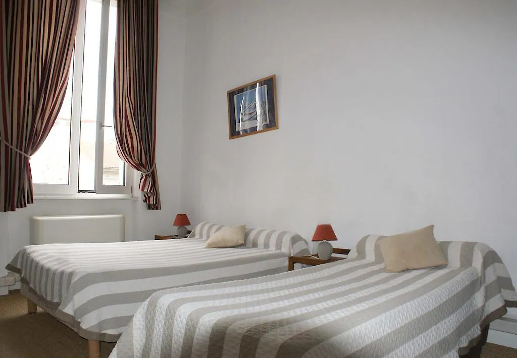 Hotel Jaures Tolone 2*,  Francia